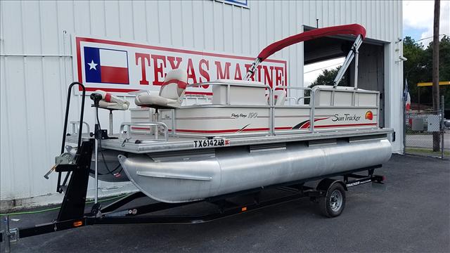 2008 Sun Tracker PARTY BARGE 190 Classic Series