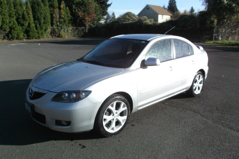 2009  Mazda3 4dr Low Miles Clean Title, Runs and looks awesome, DEQ Certified