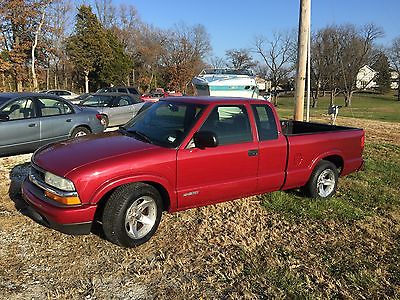 2003 Chevrolet S-10  2003 chevy s-10 extended cab low miles