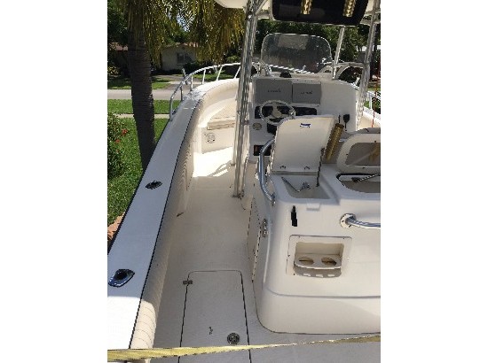 2006 Mako 284