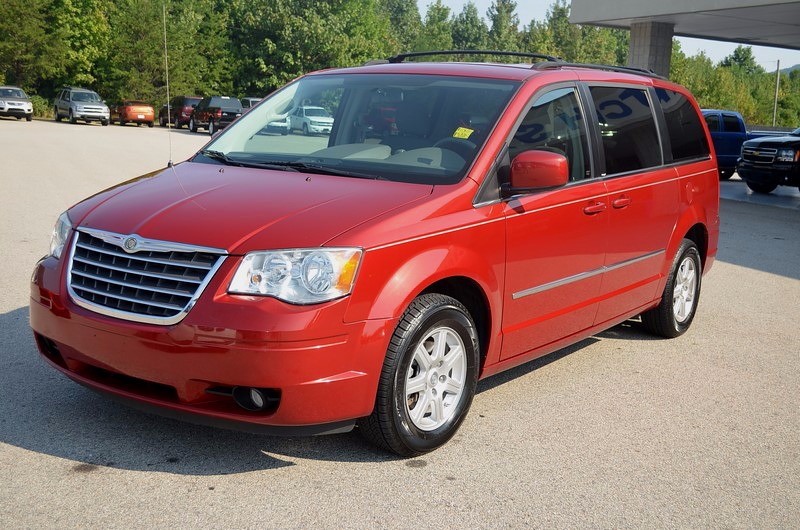 2010 CHRYSLER TOWN & COUNTRY LWB LOADED STO-N-GO PERFECT CARFAX