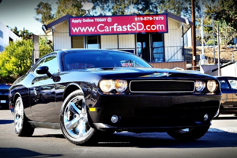 2010 Dodge Challenger R/T Hemi low miles clean all the wayyyy