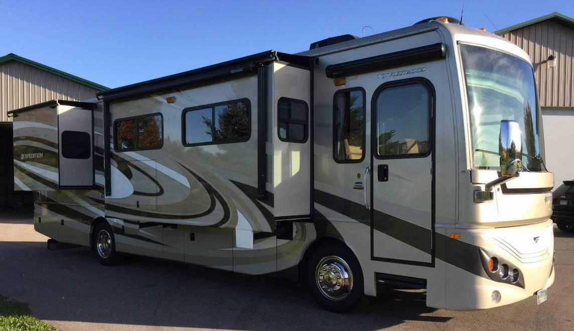 2011 Fleetwood Expedition  36M