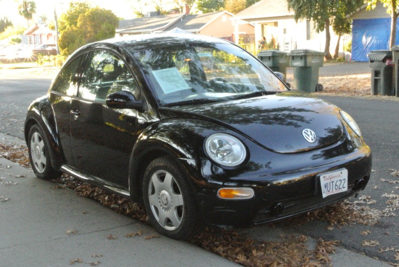 2001 Volkswagen New Beetle 2dr Cpe GLS Auto