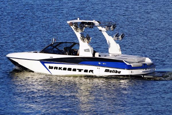 2016 Malibu Wakesetter 20 VTX