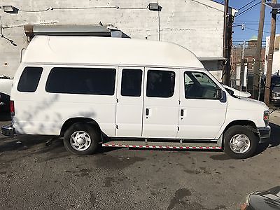2014 Ford E-Series Van XL 2014 Ford E 350 XL Van for Paratransit, Wheel Chair and High Top Roof