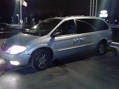 2002 Chrysler Town & Country limited  2002 Chrysler town n country limited awd --MOTIVATED SELLER-- MUST SELL $ obo $