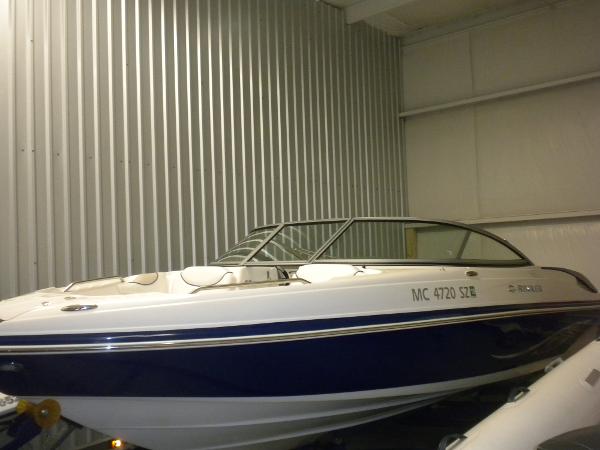 2008 Rinker 226 Bow Rider