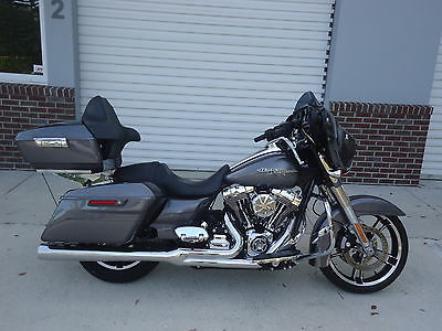 2015 Harley-Davidson Touring  2015 Harley Streetglide Special only 2K miles and like new!! Detachable tourpack