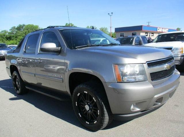 2008 Chevrolet Avalanche LT Crew Cab 4x4 Leather off road wheels