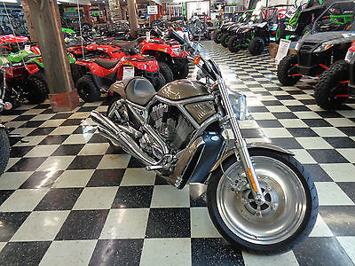 2004 Harley-Davidson VRSC  2004 Harley-Davidson V-Rod 1130cc (69cu. in.) V-Twin w/ EFI - New Year's Sale