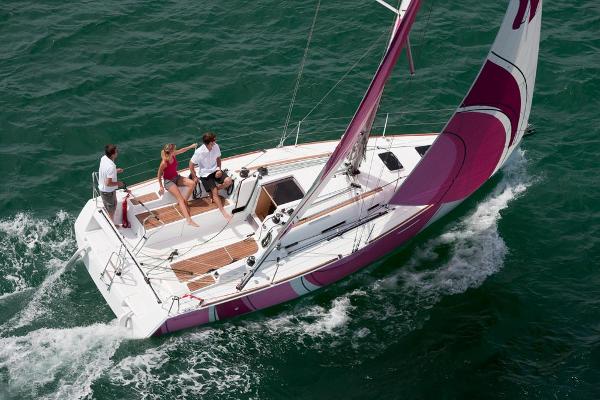 2017 Beneteau First 30