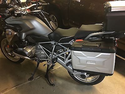 2015 BMW R-Series  BMW R1200GS Black with 5,442 miles