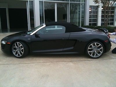 2011 Audi R8 Spyder Convertible 2-Door 2011 Audi R8 5.2L Spyder Black on Black, Carbon Fiber extras