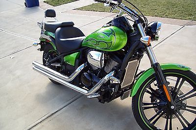 2014 Kawasaki Vulcan  2014 Kawasaki Vulcan 900 Custom * 499 * miles  $2000.00 AFTER MARKET OPTIONS!!!