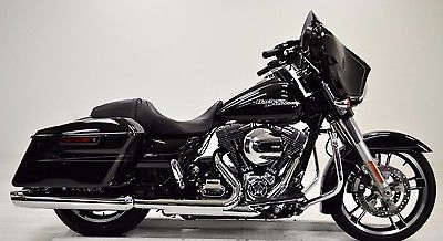 2016 Harley-Davidson Touring  2016 FLHXS Harley Davidson NADA AVG RETAIL IS $24,995 (IN BLACK) WITH 6800 MILES