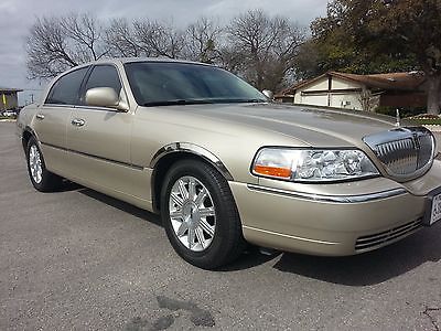 2007 Lincoln Town Car Signature Limited 2007 LINCOLN TOWN CAR SIGNATURE LIMITED - LOW MILES - IMMACULATE !!!