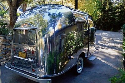 1957 VINTAGE AIRSTREAM BUBBLE 16 FEET 2000 POUNDS KITCHEN BATHROOM DINETTE CA PP