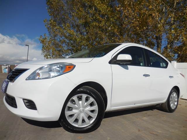 2014 Nissan Versa SV Sedan 4D