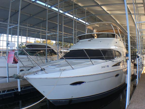 2009 CARVER YACHTS 43 SS