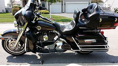 2001 Harley-Davidson Touring  2001 Harley-Davidson Ultra Classic Electra Glide (FLHTCUI) LOW MILES and Clean!