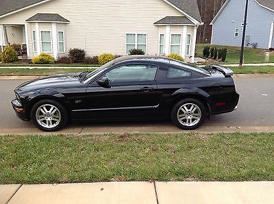 2006 Ford Mustang Premium Coupe 2006 Ford Mustang GT 4.6L 5 Speed Manual Transmission