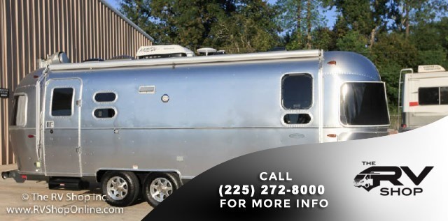 Airstream Flying Cloud 25FB Front Twin