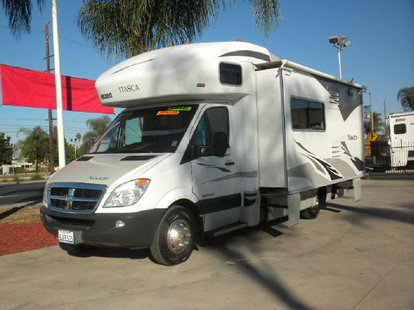 2009  Winnebago  Itasca Navion 24A