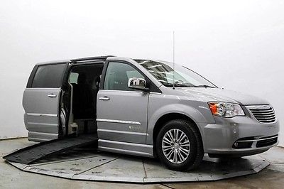 2014 Chrysler Town & Country Touring L Braunability Handicap Wheelchair Access Side Ramp Power Touring L Nav DVD Save