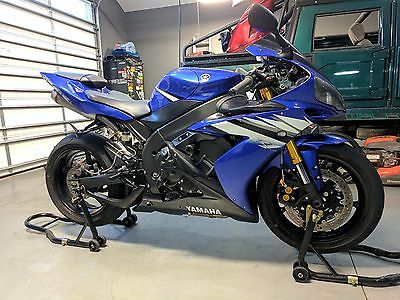 2006 Yamaha YZF-R  2006 Yamaha YZF-R1 CLEAN Stock Low Miles Clear Title NO RESERVE