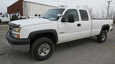 2006 Chevrolet Silverado 2500 3500 4X4 EXCAB 8FT BED 8100 GAS ALLISON 4:10 HOP THIS PRICE TILL YOU DROP!!!DO NOT MISS THIS DEAL!!!LOW MILE CLASSIC 8.1 !!!