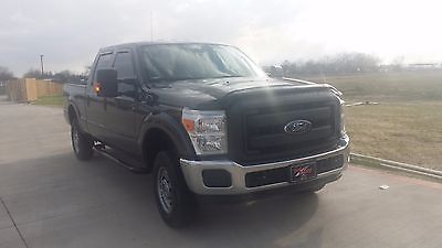 2015 Ford F-250 XL 2015 Ford F-250 Super Duty Crew Cab Pick up 4D 6 XL 1/2 Gas 18K Miles only!!!
