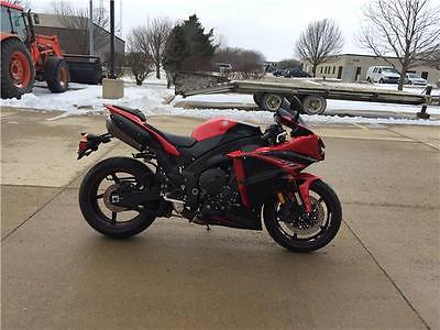 YZF-R1 -- 2013 Yamaha YZF-R1  1,182 Miles Rapid Red / Raven