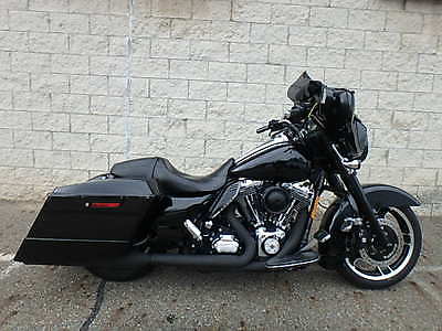 2012 Harley-Davidson Touring  2012 HARLEY DAVIDSON FLHX STREET GLIDE UM40437 DM