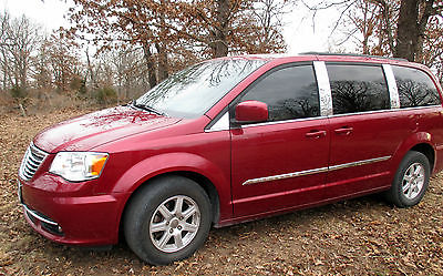 2013 Chrysler Town & Country Touring 2013 TOWN & COUNTRY Chrysler Dark Red Touring Mini Van Super Clean Highway Miles