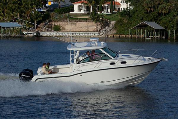 2017 Boston Whaler 315 Conquest