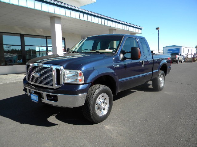 2006 Ford F-250 SD XLT SuperCab Long Bed 4WD