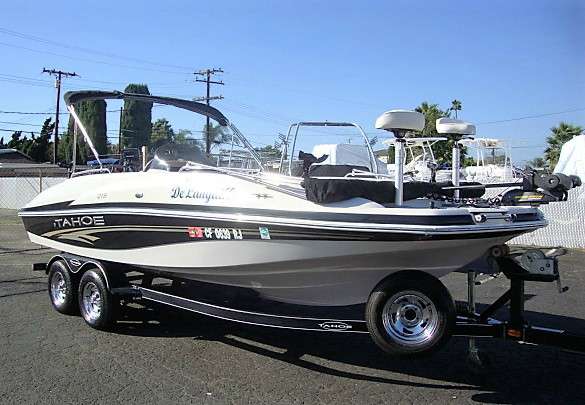 2006 TAHOE BOATS 215 IO