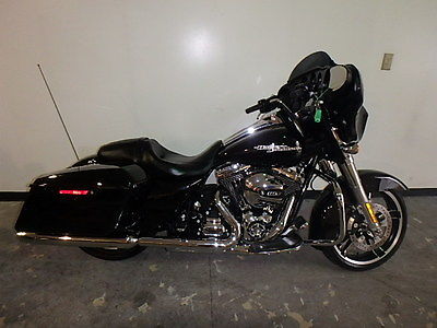 2016 Harley-Davidson Touring  2016 HARLEY DAVIDSON FLHX STREET GLIDE UM40763 JB