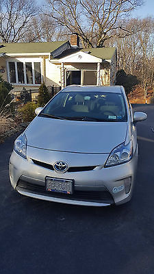 2012 Toyota Prius PLUG-IN 2012 Toyota Prius Plug-in. 4dr.hatch back sedan In excellent condition.