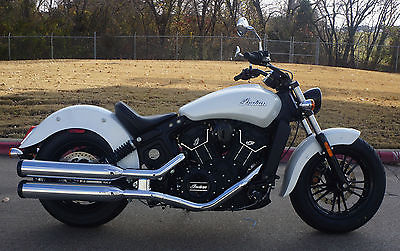 2016 Indian scout  2016 Indian Scout Sixty Pearl White Mint Condition 1200mi
