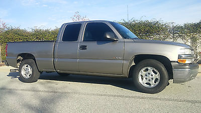 2000 Chevrolet Silverado 1500  RUSTFREE Rare 4 Door Extended Cab Pickup V6 Manual Transmission! Very Clean!