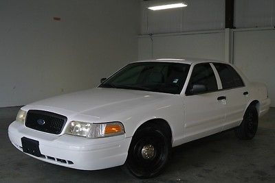 2008 Ford Crown Victoria 4dr Sdn w/3.27 Axle 18K LOW MILES LOW ENGINE HOURS P71