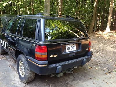 1993 Jeep Grand Cherokee Limited Sport Utility 4-Door 1993 Jeep Grand Cherokee Limited 5.2 V8 engine