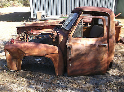 1955 Ford F-100  1955 ford f100 . COMPLETE 2 BEDS MINUS FRAME LOTS OF OTHER PARTS WITH TRUCK