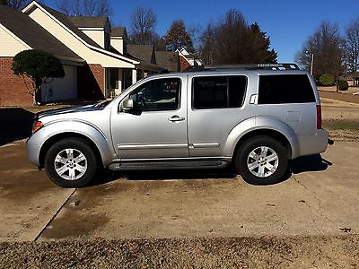 2006 Nissan Pathfinder LE Sport Utility 4-Door 2006 Nissan Pathfinder LE Sport Utility 4-Door 4.0L 4WD