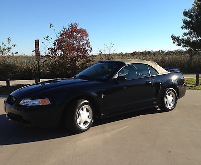 2000 Ford Mustang  2000 Mustang Convertible - Low mileage-Clean-Collector's Dream