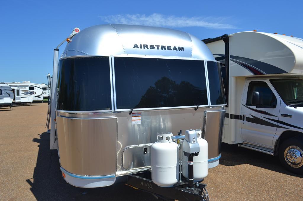 Airstream International Signature 27FB QUEEN