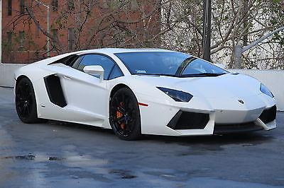 2013 Lamborghini Aventador Coupe in Bianco Isis with only 17,494 miles 2013 LAMBORGHINI AVENTADOR COUPE IN BIANCO ISIS WITH NERO ADE LOW MILES