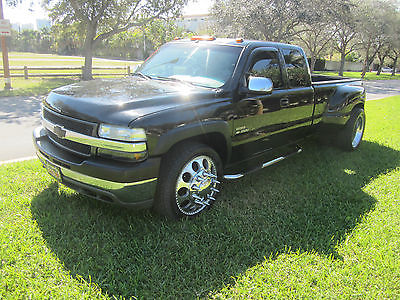 2001 Chevrolet Silverado 3500 LS 2001 CHEVROLET SILVERADO 3500 DUALLY DURAMAX DIESEL ON SEMI 24.5INCH RIMS CLEAN